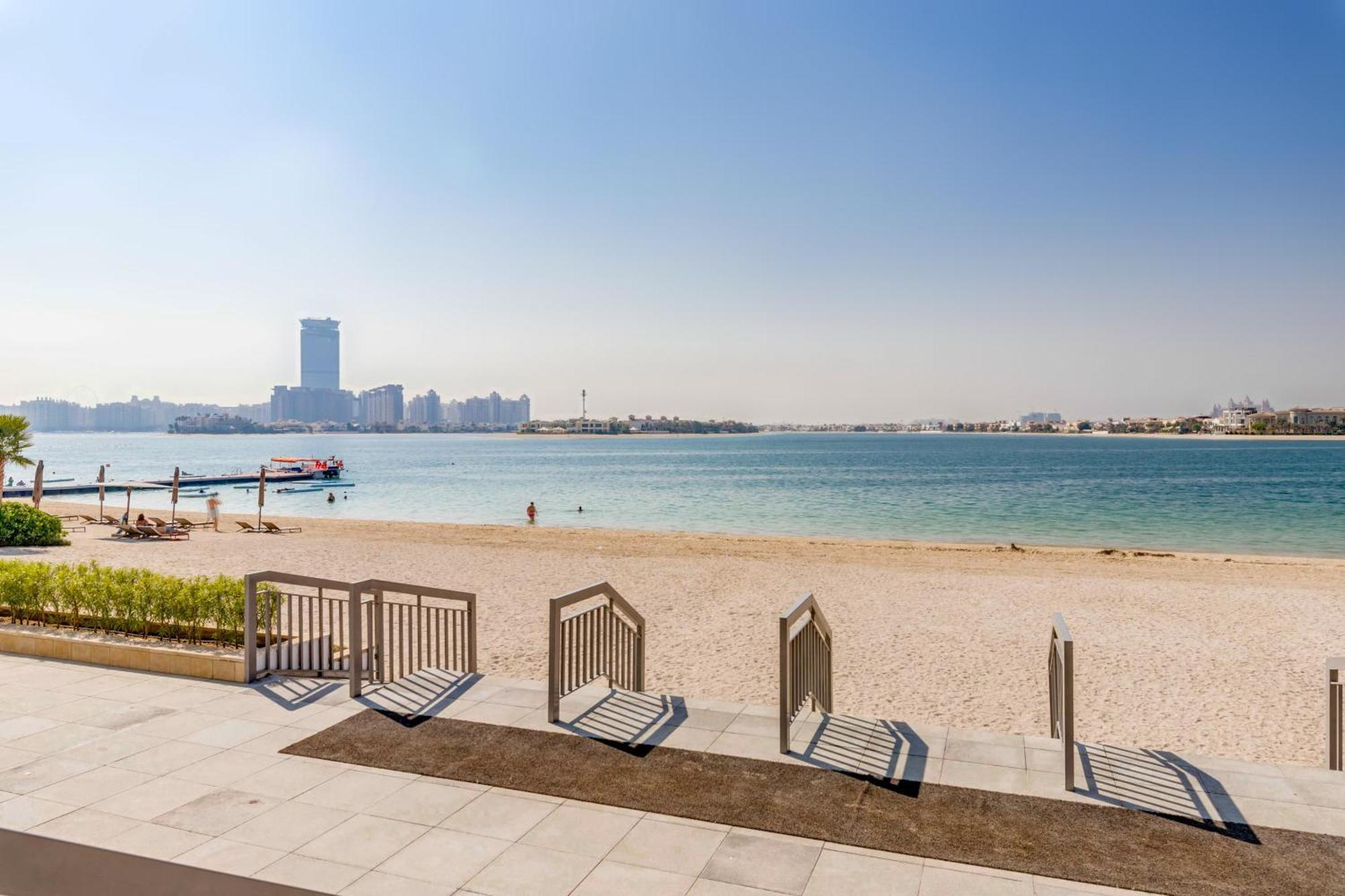 Luxury Azizi Mina Beachfront Apartments Дубай Екстер'єр фото