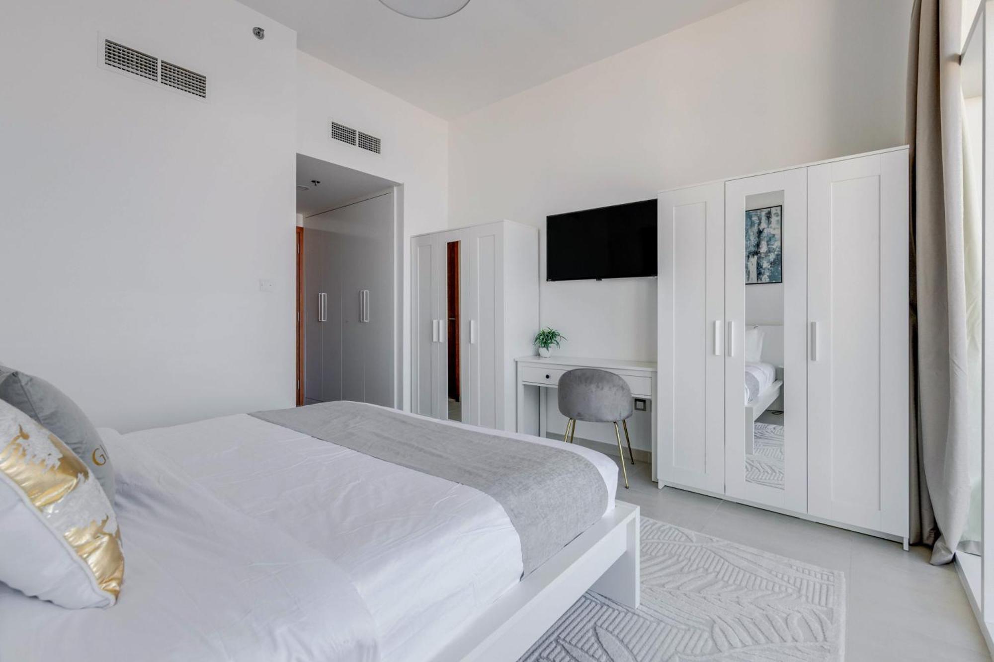 Luxury Azizi Mina Beachfront Apartments Дубай Екстер'єр фото