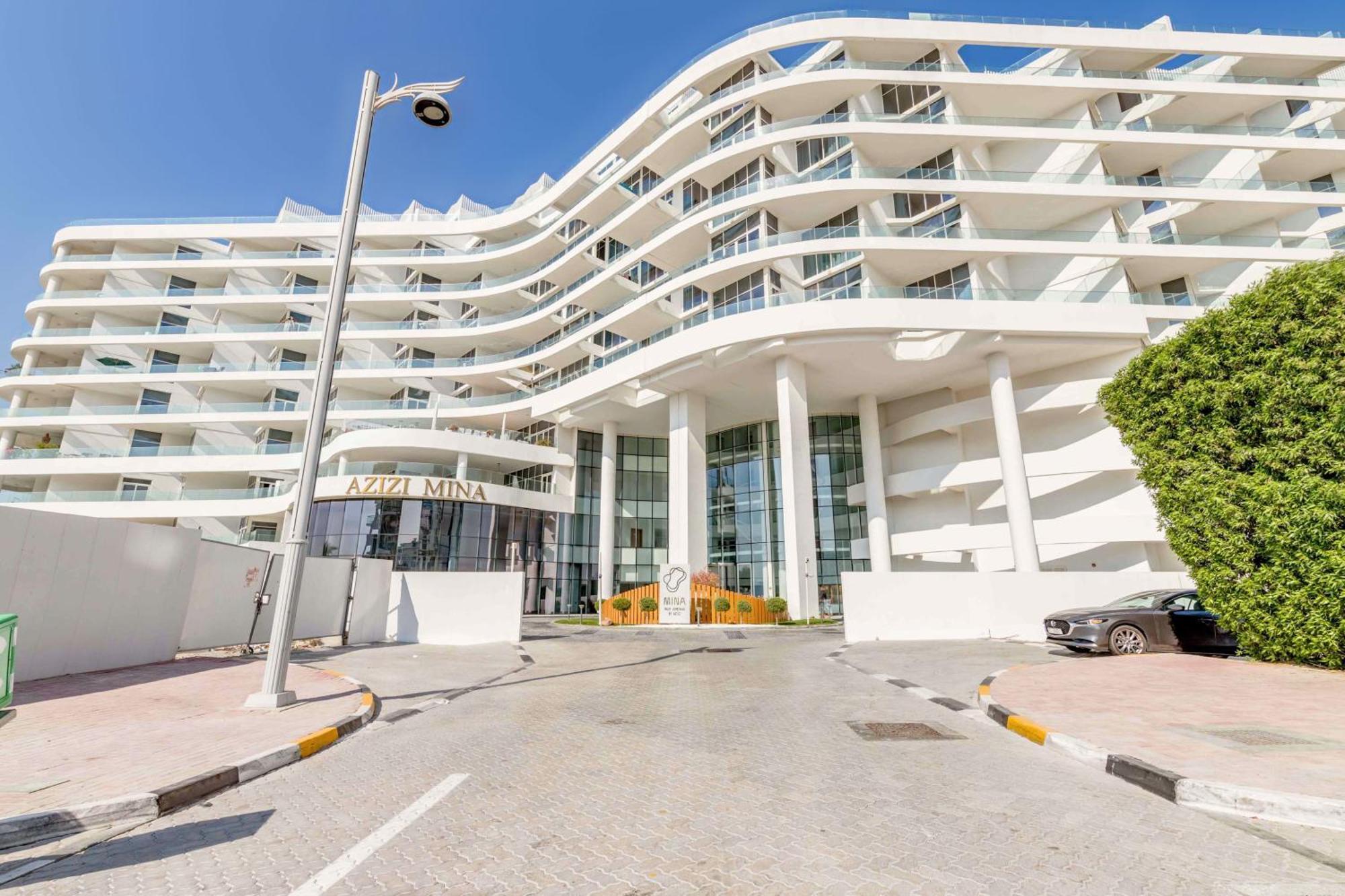 Luxury Azizi Mina Beachfront Apartments Дубай Екстер'єр фото