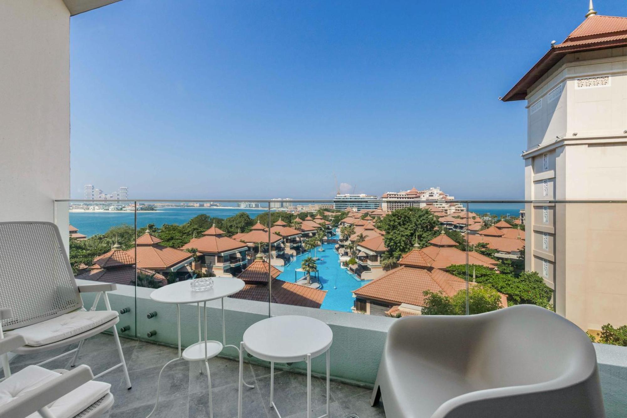 Luxury Azizi Mina Beachfront Apartments Дубай Екстер'єр фото