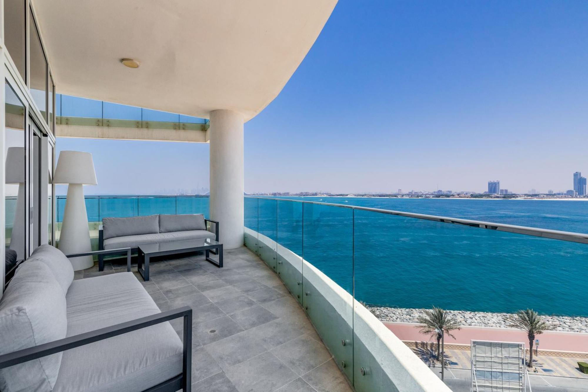 Luxury Azizi Mina Beachfront Apartments Дубай Екстер'єр фото