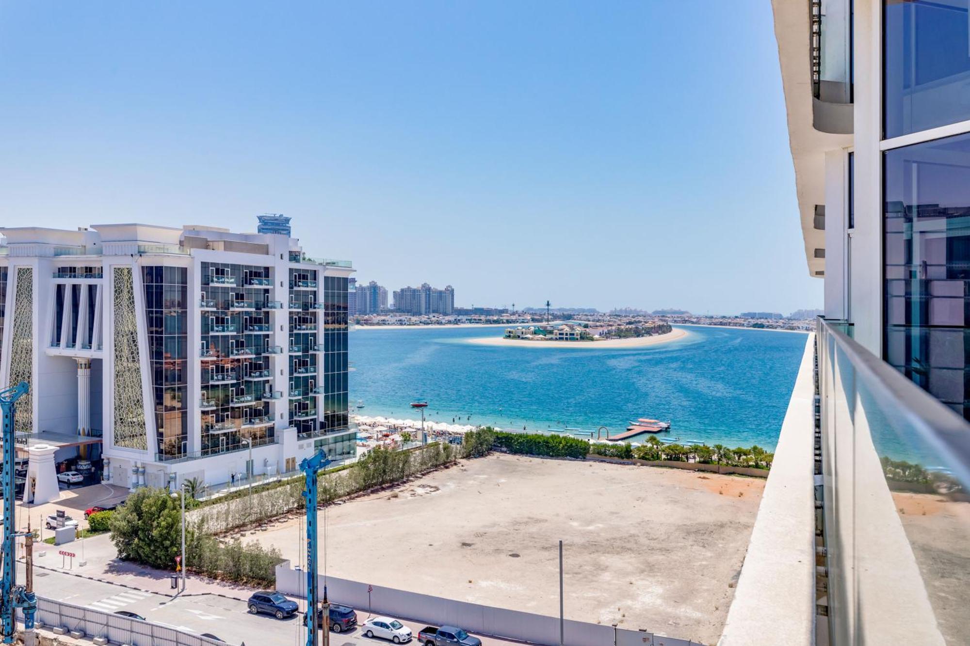 Luxury Azizi Mina Beachfront Apartments Дубай Екстер'єр фото