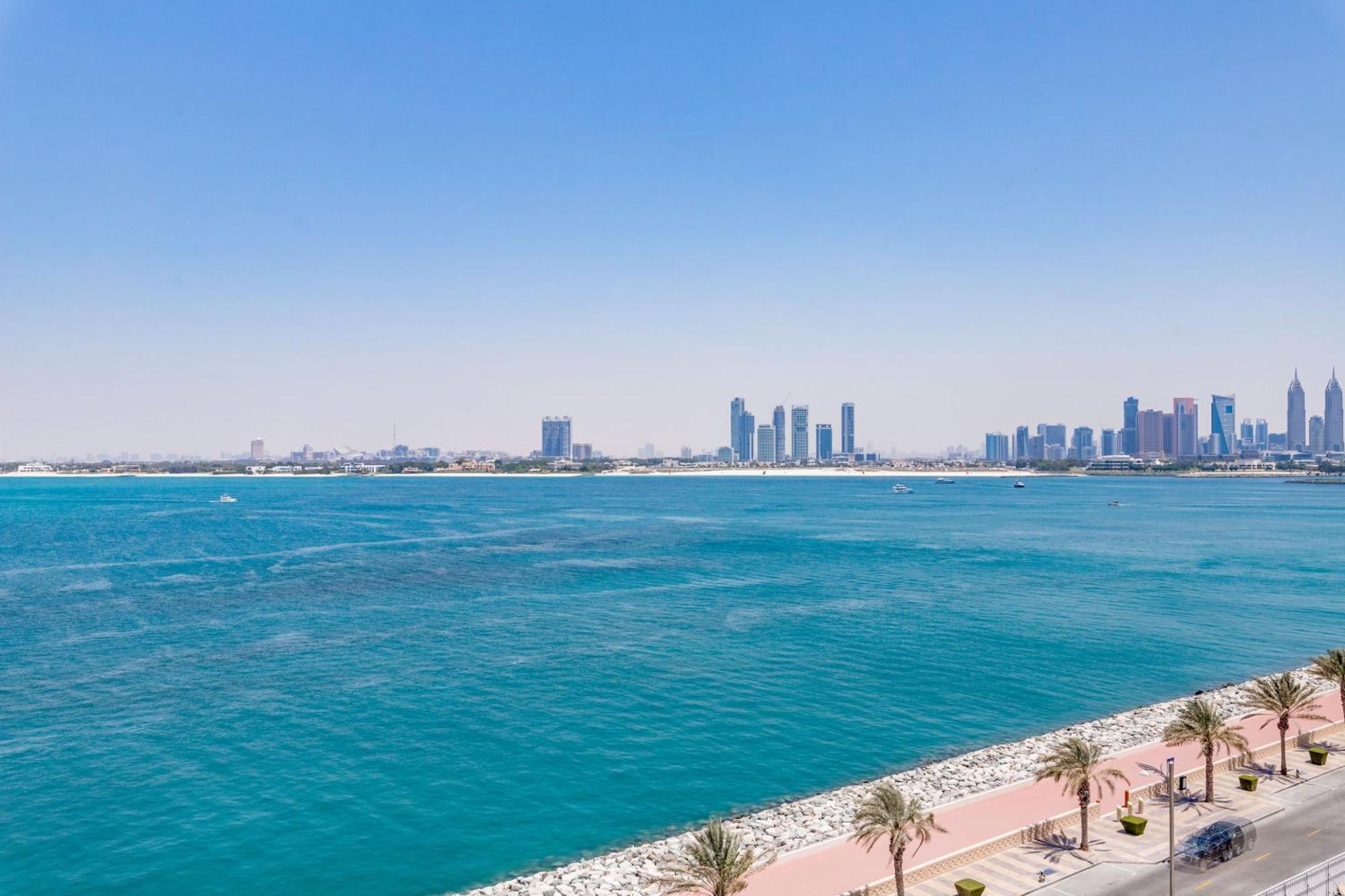 Luxury Azizi Mina Beachfront Apartments Дубай Екстер'єр фото